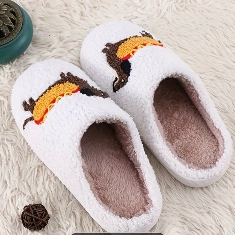 Cozy White Women’s Slippers with Hot Dog Doxie Design. Size 9.5-10 - Picture 2 of 3